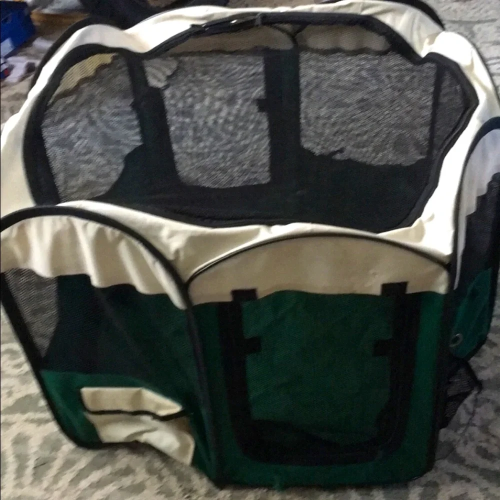 Pop up small pet inclosed play yard